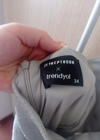 Gri Drapeli Uzun Halter Yaka Abiye Elbise - Görsel 6