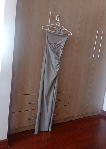 Gri Drapeli Uzun Halter Yaka Abiye Elbise - Görsel 4