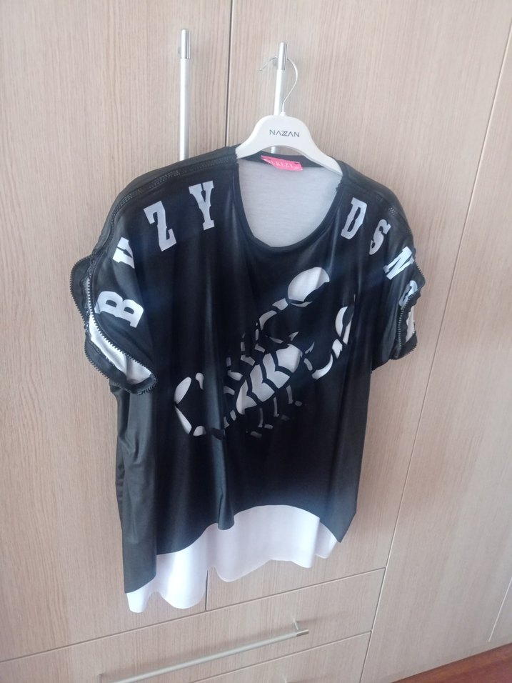 Kısa Kollu, Fermuarlı Siyah Gotik Hamile Tişörtü - Görsel 2