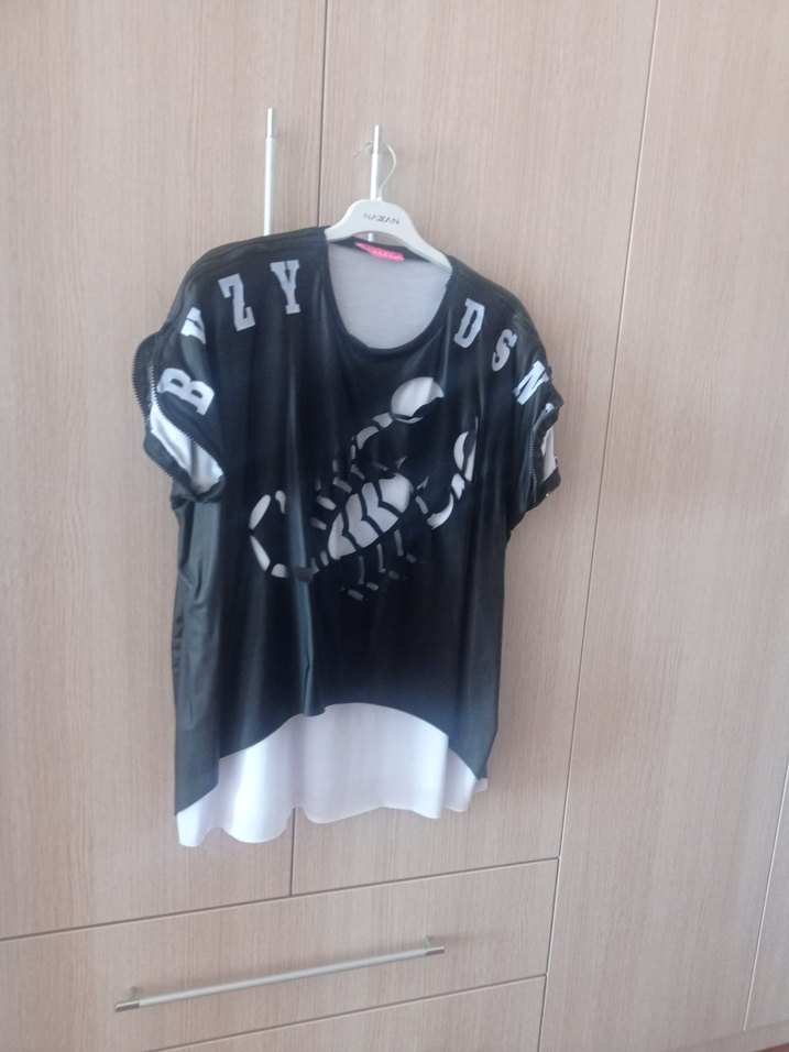 Kısa Kollu, Fermuarlı Siyah Gotik Hamile Tişörtü - Görsel 4