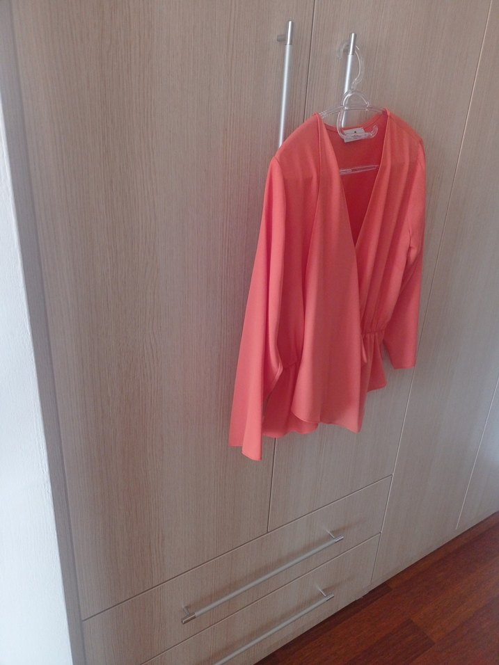 turuncu V Yaka Drapeli - Görsel 4