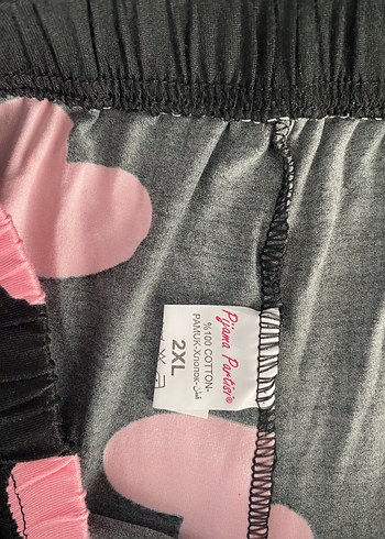 Pembe Kalp Desenli Bol Kesim Mini Şort - Görsel 2