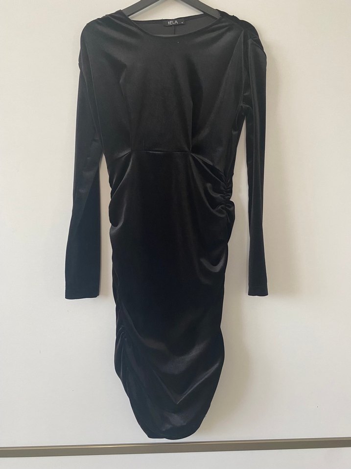 Uzun Siyah V Yakalı Gotik Elbise - Görsel 2