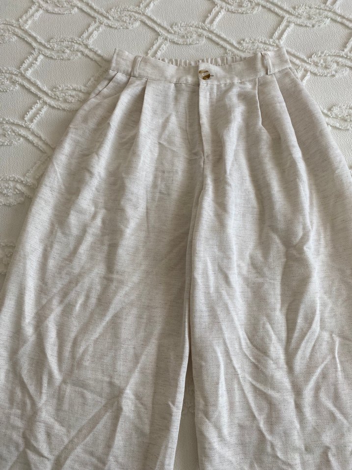 Kadın Beyaz Keten Pilili Bol Pantolon - Görsel 2