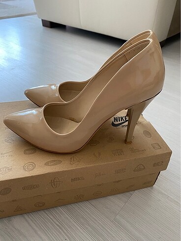 Zara Stiletto