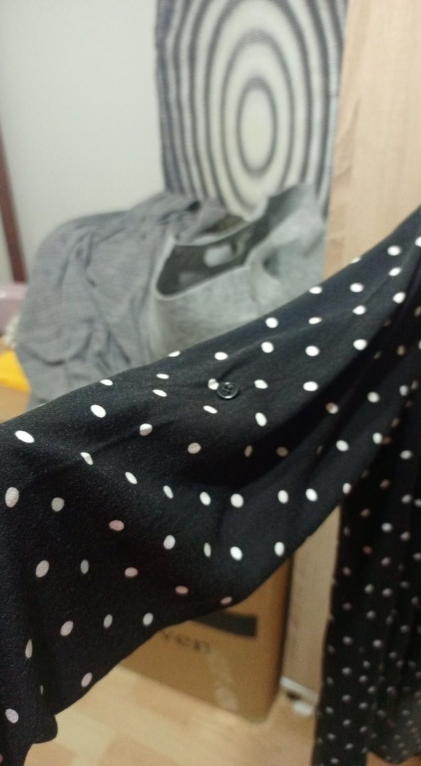 Siyah Puantiyeli Uzun Kollu Gömlek - Görsel 4