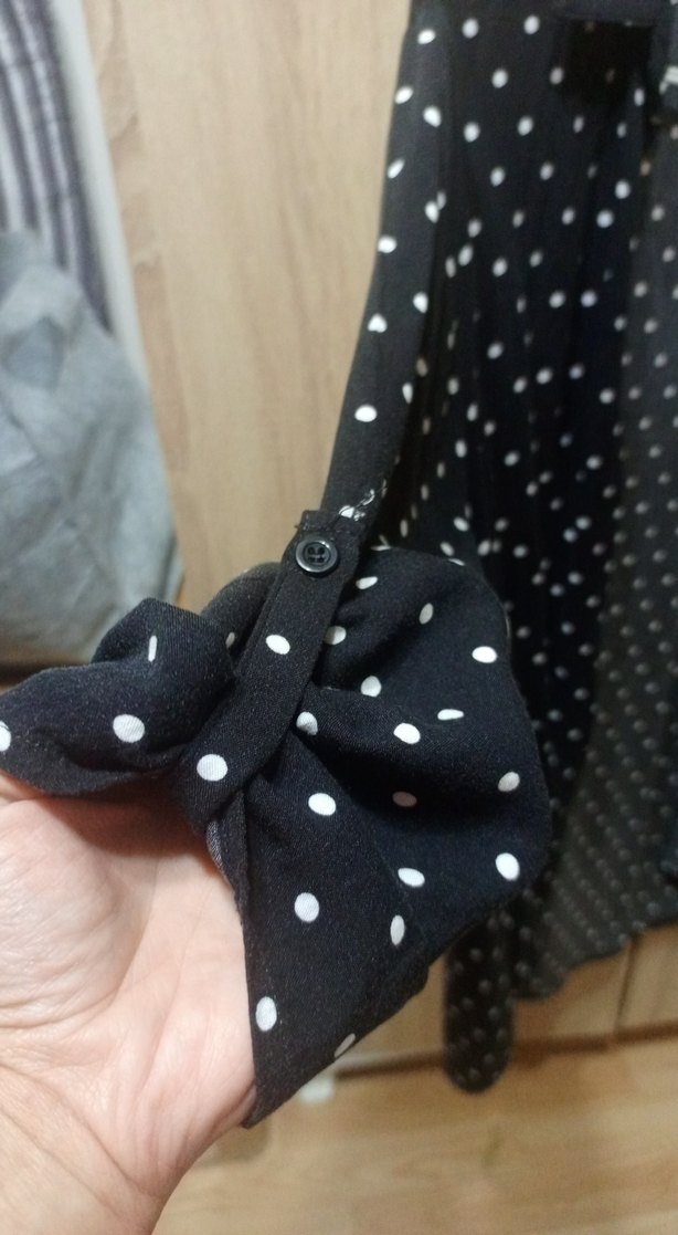 Siyah Puantiyeli Uzun Kollu Gömlek - Görsel 5