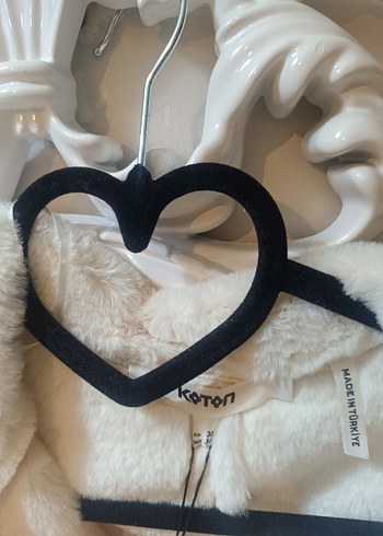 Beyaz Uzun Kadın Kaban, Kürklü Detaylı - Görsel 3