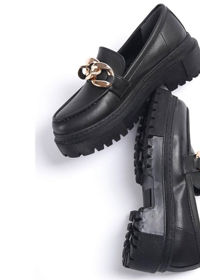 SİYAH GOLD ZİNCİRLİ DERİ AYAKKABI - Görsel 4