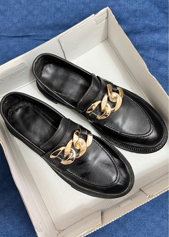 SİYAH GOLD ZİNCİRLİ DERİ AYAKKABI - Görsel 5