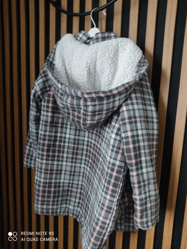 Gri Ekose Desenli çocuk mont - Görsel 3