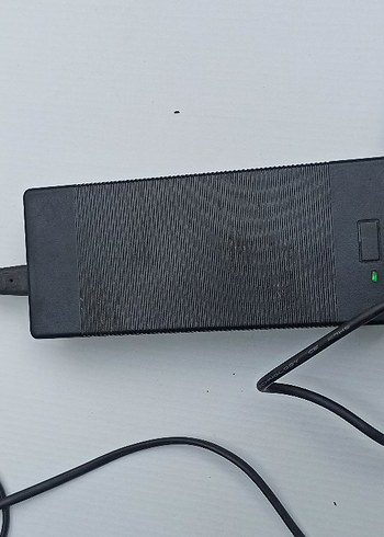 Beden Renk Scooter Şarj Aleti 56.6 v 2A