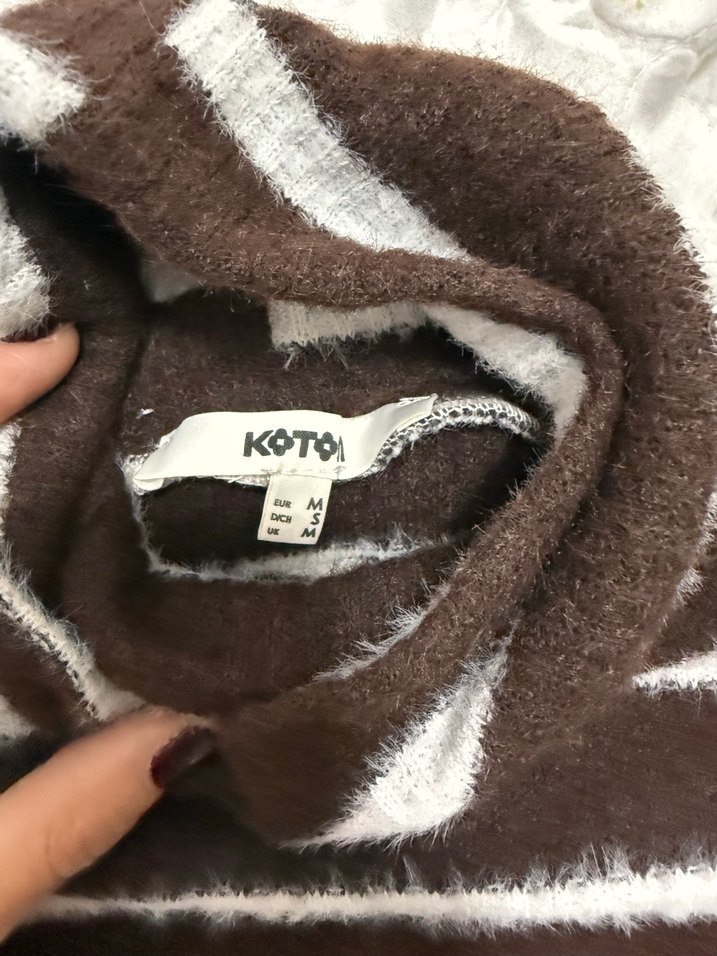 Çizgili Kahverengi Boğazlı Kadın Kazak - Görsel 3