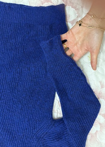 Mavi V Yakalı Kadın Triko Kazak - Görsel 2