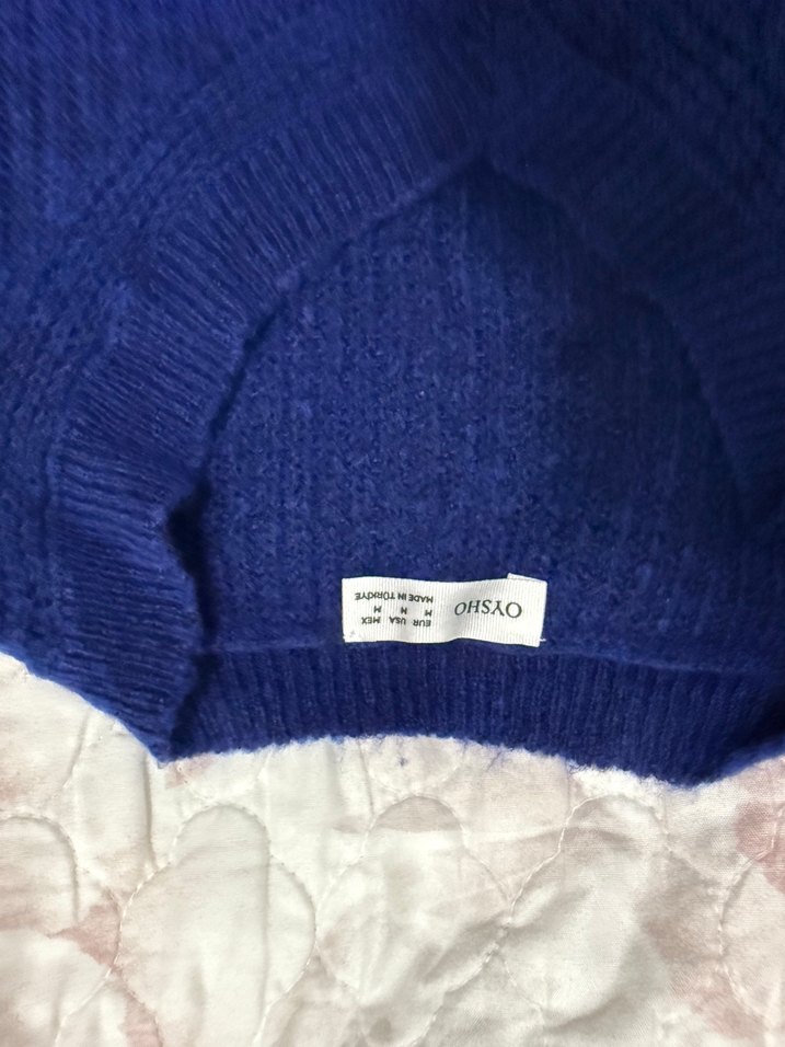 Mavi V Yakalı Kadın Triko Kazak - Görsel 3