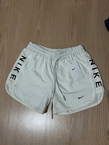 Nike Şort