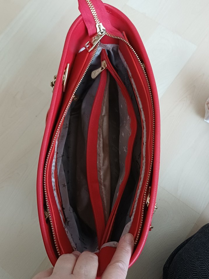 Zincir Detaylı Kırmızı kenarli kahverengi Çanta - Görsel 4