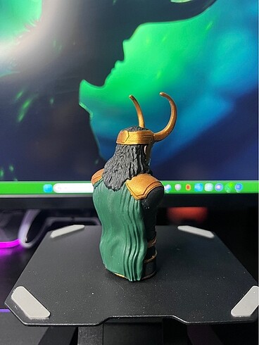 Beden Marvel Loki Figür
