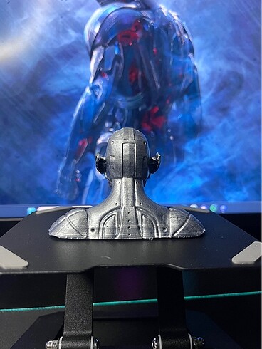  Beden Renk Marvel Ultron Figürü