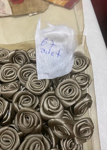 Bohem Tarzda Saten Gül Motifleri 67 Adet