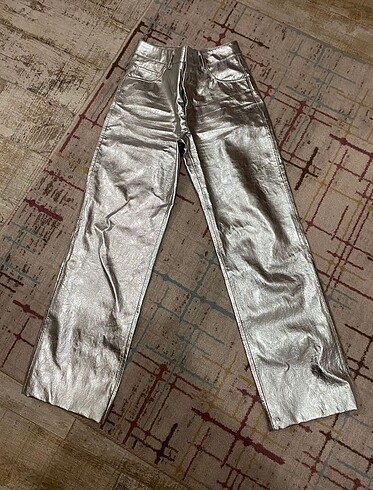 32 Beden Mango metalik pantolon