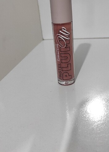Pastel Pastel Plump Gloss
