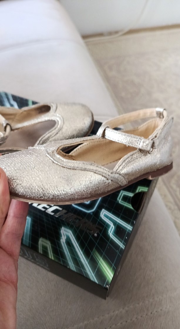 Parlak Altın Tokalı Kız Babet Ayakkabı - Görsel 4