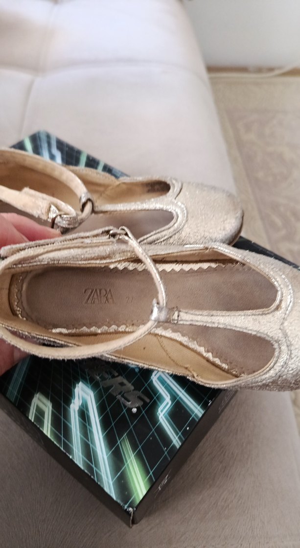 Parlak Altın Tokalı Kız Babet Ayakkabı - Görsel 3