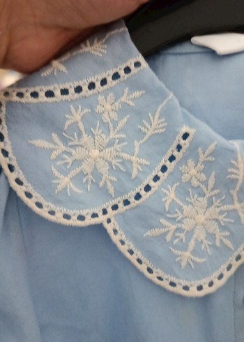 Düğmeli, Nakışlı Mavi kız çocuk elbise - Görsel 4