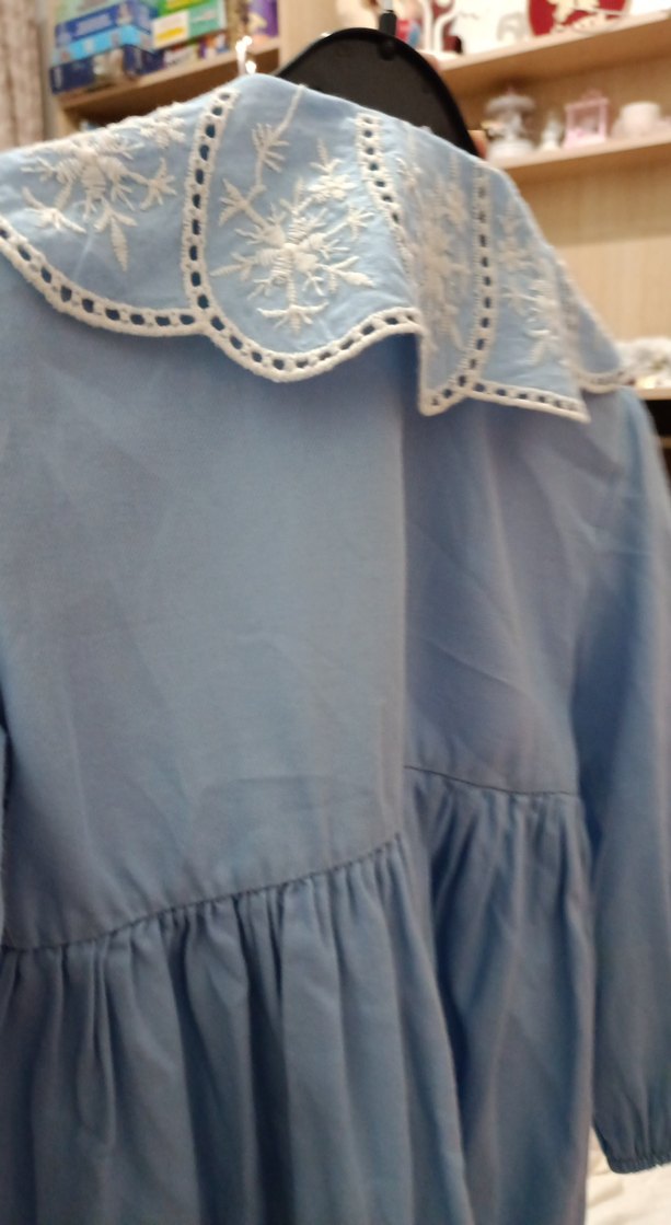 Düğmeli, Nakışlı Mavi kız çocuk elbise - Görsel 3