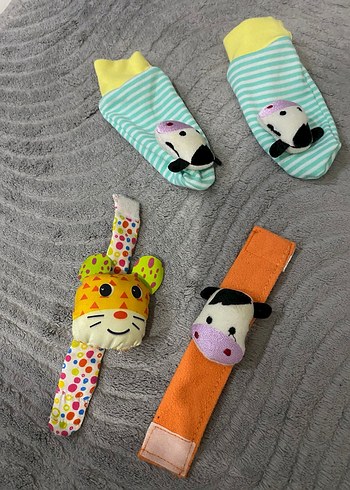 Çizgili Desenli Bebek Eldivenleri ve Bileklik Oyuncakları - Görsel 3