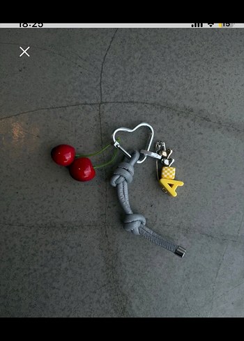 Gri Tokalı çanta charmı - Görsel 3