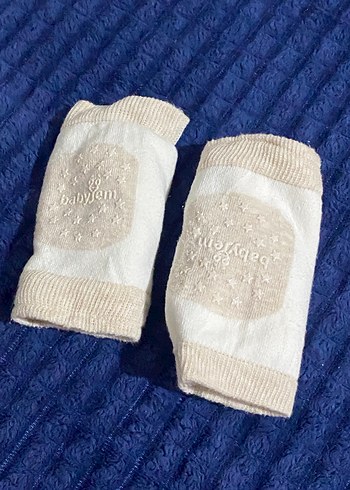 Nakışlı Beyaz Bebek Diz Koruyucu - Görsel 2