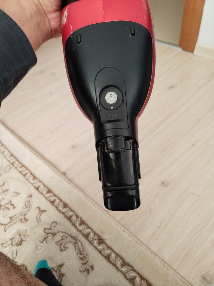 Kırmızı El Süpürgesi motor bölümü - Görsel 4