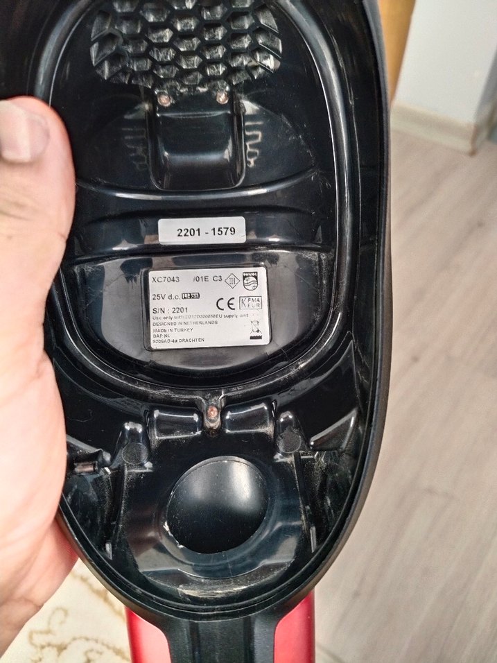 Kırmızı El Süpürgesi motor bölümü - Görsel 2