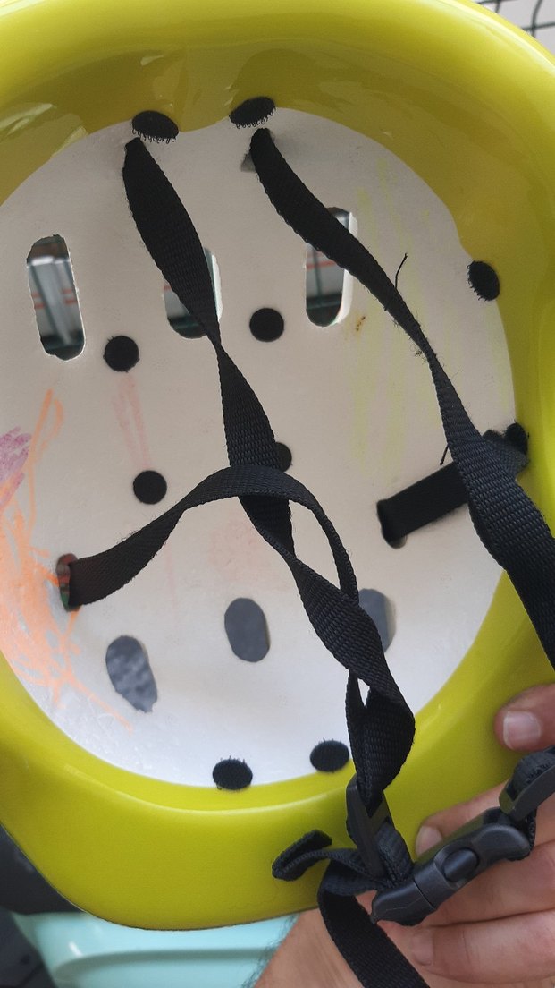 Ben 10 Desenli Yeşil Çocuk Kaskı - Görsel 4