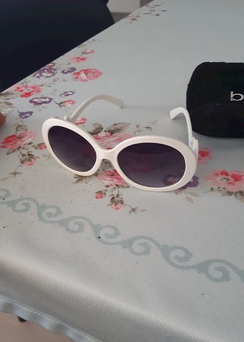 Bebe Beyaz Boncuklu Retro Kadın Güneş Gözlüğü - Görsel 4