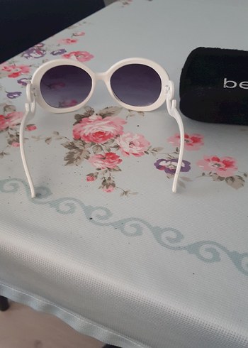 Bebe Beyaz Boncuklu Retro Kadın Güneş Gözlüğü - Görsel 2