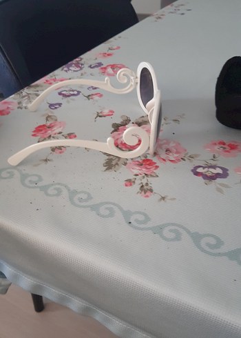 Bebe Beyaz Boncuklu Retro Kadın Güneş Gözlüğü - Görsel 3