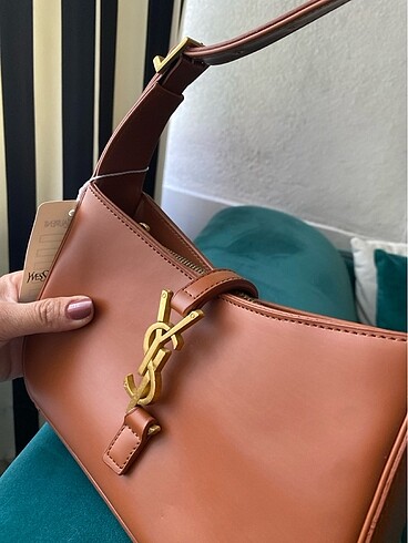 Yves Saint Laurent yvessaintlaurent