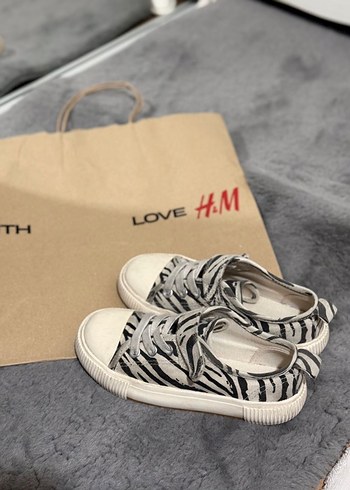 H&M spor ayakkabı - Görsel 2