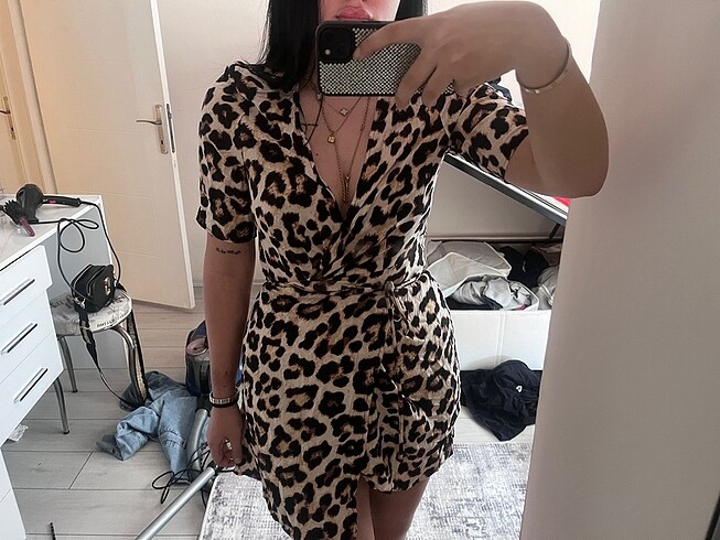 H&M Elbise ama pareo olarakta kullanılabilir SIFIR