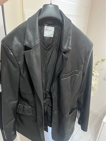 Bershka Sorunsuz baya kaliteşi derisi oversize blazer