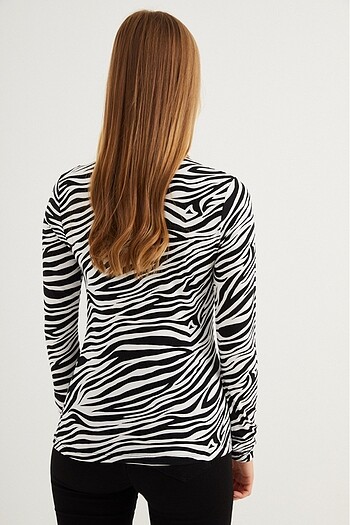 l Beden beyaz Renk SİYAH BEYAZ ZEBRA DESEN BODY BLUZ