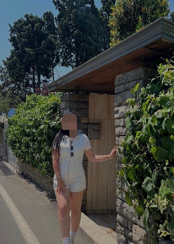 Beyaz Kısa Kollu Kemerli Kadın Tulum - Görsel 4