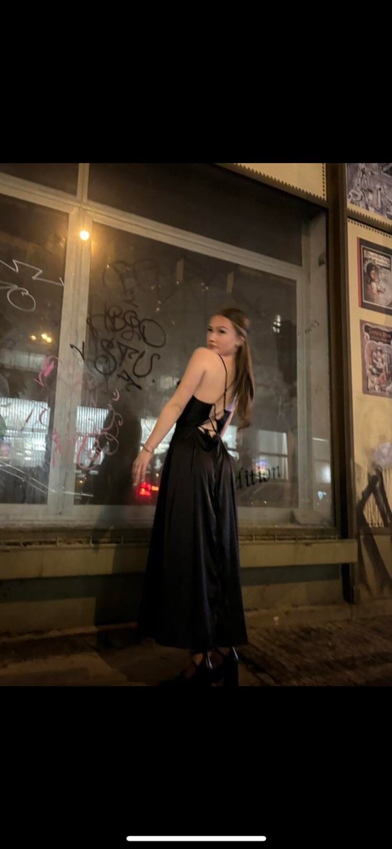 Siyah Saten Drapeli Uzun Strappy Elbise - Görsel 4