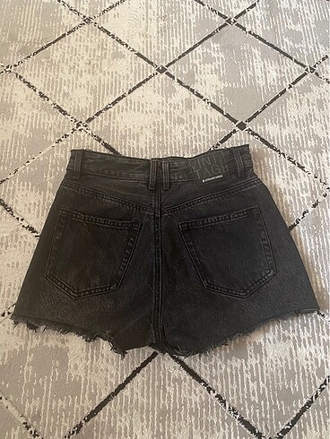 32 Beden Stradivarius kot şort