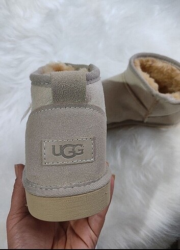 40 Beden UGG bot