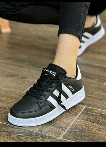 Spor ayakkabı 