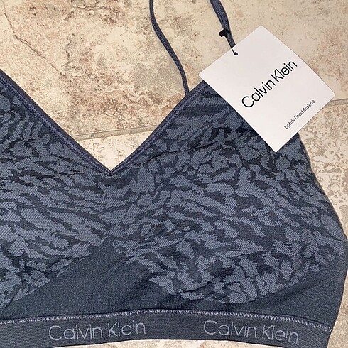 Calvin Klein Calvin Klein.Amerika?dan alındı.